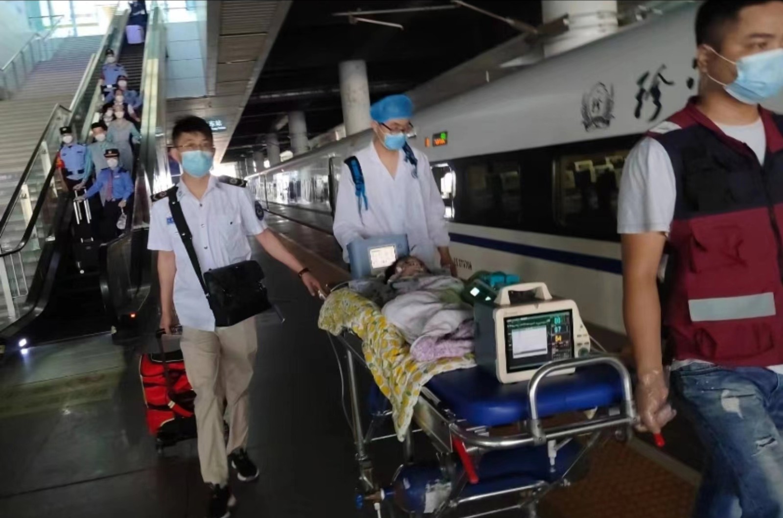 金堂县高铁转运公司